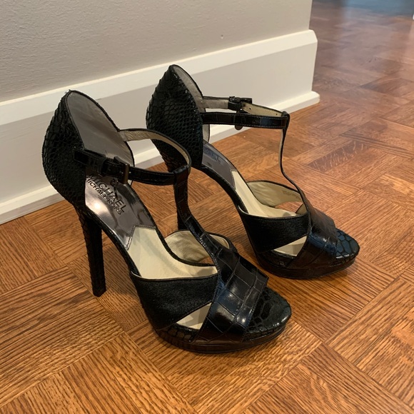 Micheal Kors Heels - Picture 2 of 7